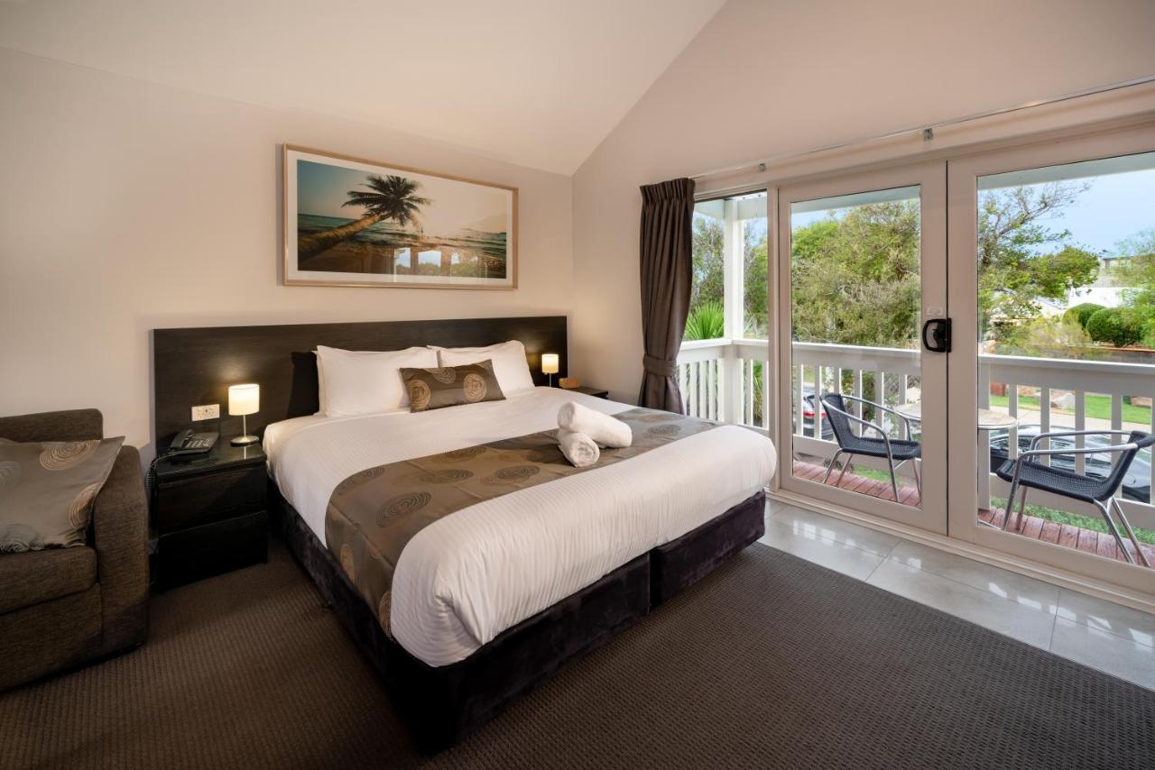 Boathouse Resort Studios And Suites Blairgowrie Exterior photo