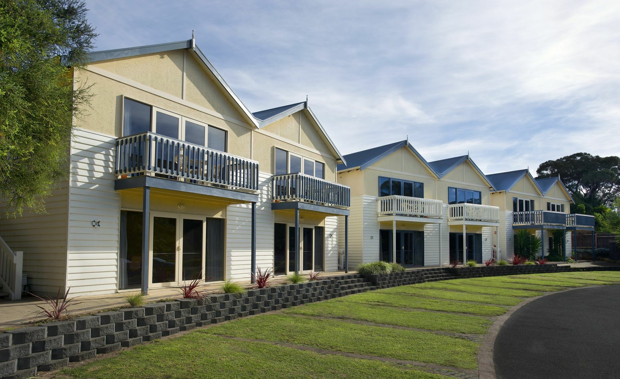 Boathouse Resort Studios And Suites Blairgowrie Exterior photo