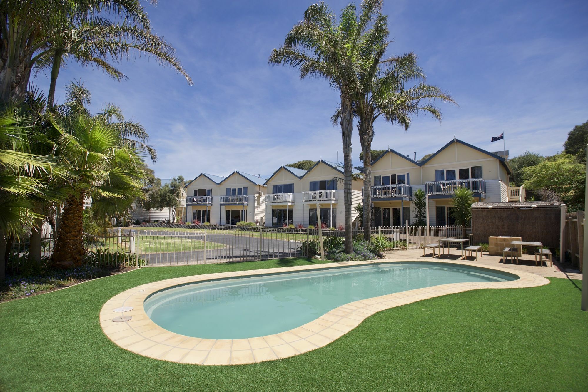 Boathouse Resort Studios And Suites Blairgowrie Exterior photo